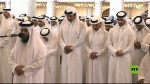 أمير قطر يؤدي صلاة الجنازة على ضحايا الهجوم الإسرائيلي بالدوحة