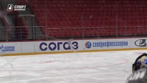 Клубы КХЛ продолжают избавляться от известных игроков. День с Алексеем Шевченко