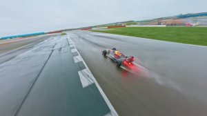 FPV-дрон, летающий со скоростью болида Формулы-1