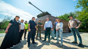 Руслан Кухарук поздравил подшефную Макеевку