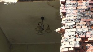 Начался снос жилого многоквартирного дома по адресу Февральская Революция, д. 2