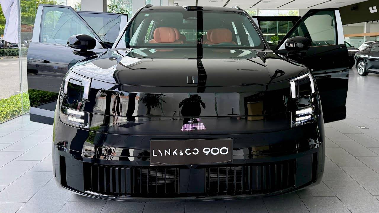 Lynk & Co 900 PHEV 2025 года —  обзор технологий и интерьера