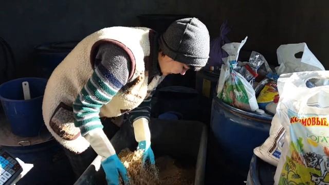 Куры несутся как летом. Лучший домашний комбикорм для зимы. смотреть онлайн