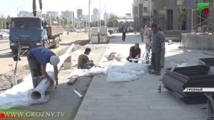 На первой линии застройки района В.В. Путина близится к завершению остекление и фасадные работы