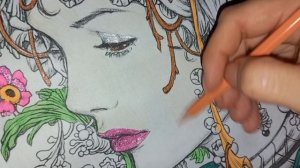 раскрашиваю раскраску Девушка