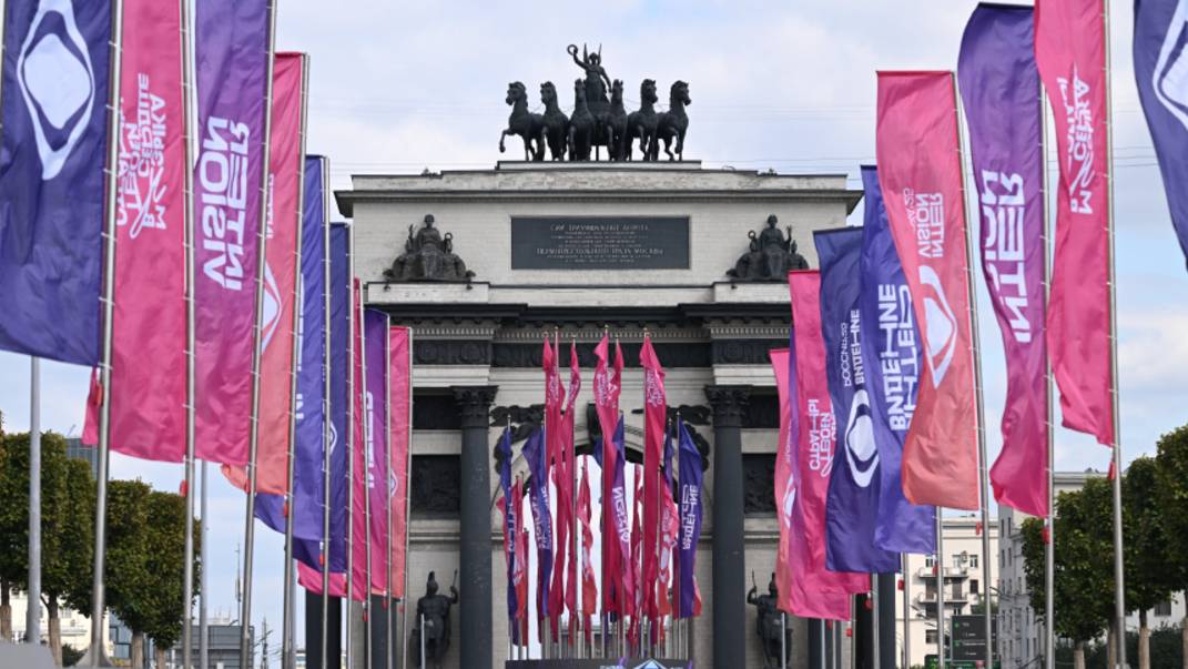 Москва встречает участников Интервидения