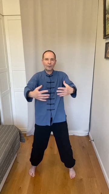 "Спина как пружина? Секрет в одном скручивании!" 🔑