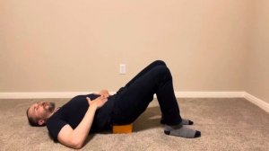 Снимаем напряжение с поясницы, подвздошно-поясничной мышцы, сгибателей бедра. Укрепляем ягодичные.