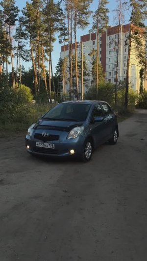 Видеообзор автомобиля Toyota Yaris 2007 года выпуска.