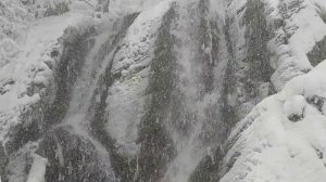 Водопад Кейву в районе Красная Поляны, Сочи. 19.01.2021