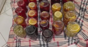 Сегодня накрутили еще немного компотов.