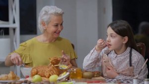 Что делать при укусах комаров, пчел и ос?
