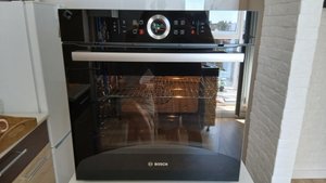Короткий обзор на духовой шкаф BOSCH HBG635BB1