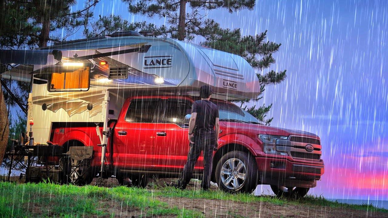 Кемпинг под дождём 🌊 Лучший автодом и пляжное приключение смотреть онлайн