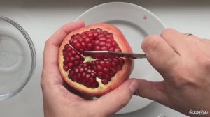 Как быстро почистить гранат? Лучший способ за 1 минуту!