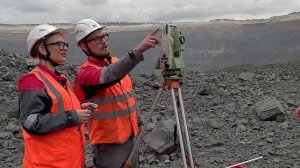 Ко Дню маркшейдера сюжет о сотрудниках ЛГОКа Станиславе и Анне Хоронжин