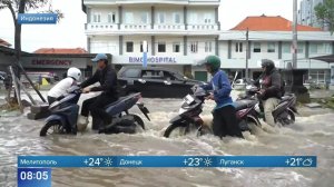 Бали под водой: из-за наводнения на острове ввели режим ЧП