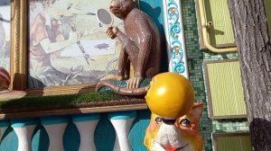 Сказочные персонажи на улице Йошкар-Олы.