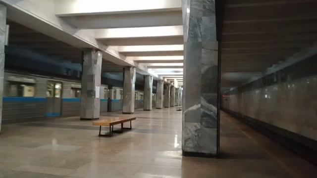 Нижегородское метро. Охота на поезда и перегонку. Станция "Автозаводская" смотреть онлайн