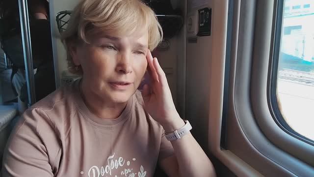 Наревелась, тяжело//В гостях хорошо//