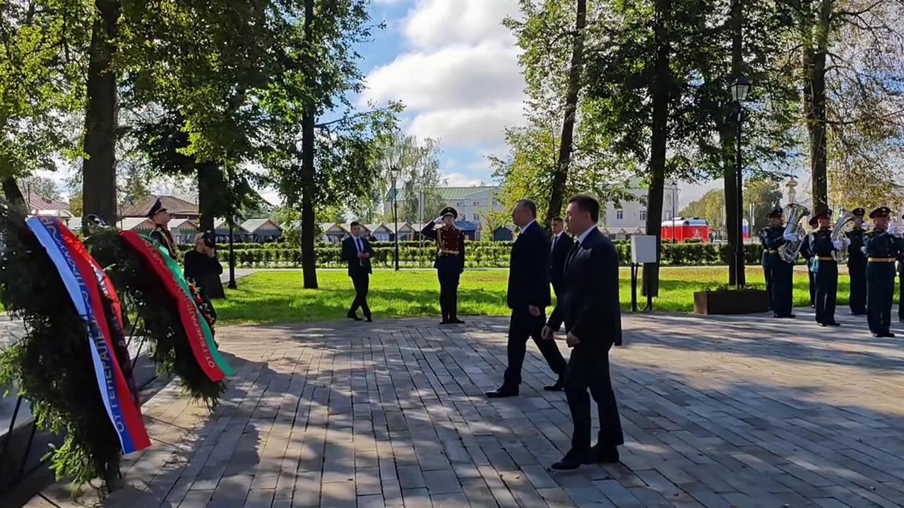 В Суздале генпрокурор России Игорь Краснов провел встречу со своим белорусским коллегой А. Шведом.