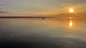 Добрались до Онежского озера с рыбацкой базы "Форпост Онега" за 20 минут