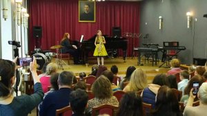 "Песенка о медведях" комп. А. Зацепин исп. Злата Сударикова.        Альт-Саксофон