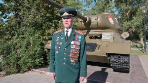 Ветеран войны поздравляет кавалеров ордена Александра Невского