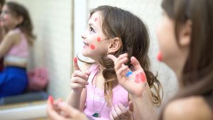 Квест, Шоу в темноте, бумажная дискотека