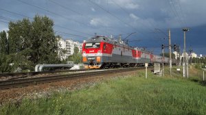 Электровозы ЭП1М-517 и ЭП1М-794 с пассажирским поездом №278Г Нижний Новгород - Лабытнанги
