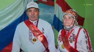 Чувашский колорит на выборах: супруги Долговы удивили национальными нарядами