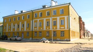 (Рыбинск-40) УЛИЦА ЧКАЛОВА ОБРЕТАЕТ ЦВЕТА