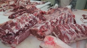 Корейская говядина, приготовленная на углях прямо с кости