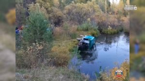 Машина вылетела с дороги в реку в Братском районе