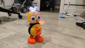 играем в детскую музыкальную пчёлку для малышей