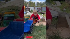 Новый грузовик Брудер ( Bruder ) Мерседес приехал на стройку