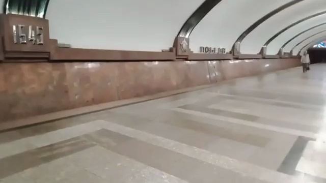 Самарское метро. Поезда на станции "Победа" смотреть онлайн