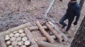 Уютныи дом Строительство уютного теплого дома в лесу с бомжами