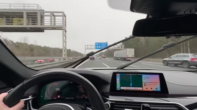 BMW 520d xDrive против BMW 540i xDrive. Пригнал два седана G30 из Германии. смотреть онлайн