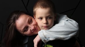 Учу маму играть в РОБЛОКС