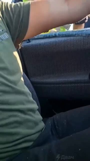 Дети молятся в машине которую таранят пьяные сотрудники ТЦК