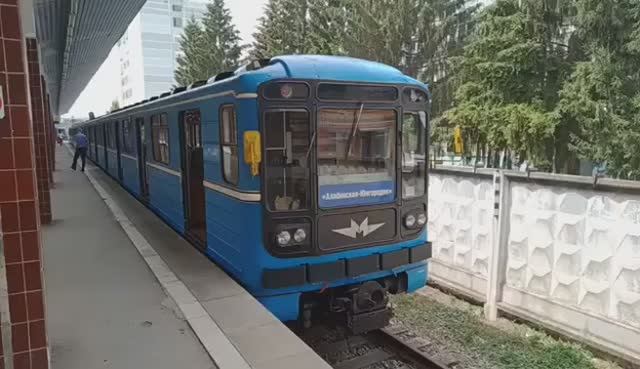 Самарское метро. Прощальная поездка на "четырёглазом" "Номерном" смотреть онлайн