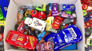🔴 Мультики про Машинки Большая Коробка с Игрушками из Мультфильма Тачки Мультачки Видео для Детей