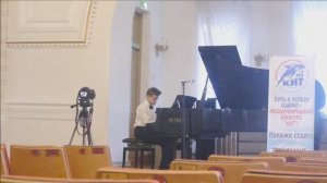 Э. Григ "Домой" исполняет  Елисей Бондаренко