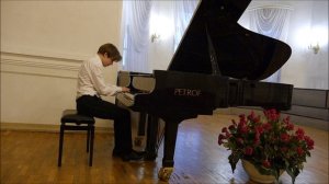 К. Дебюсси  Арабеска №2; С. Рахманинов Музыкальный момент №4 исполняет Вадим Ракитин