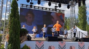 Ангелина Мельникова & участники Клуба спортивной гимнастики