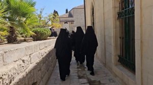 Крестный ход в Трапезную в Спасо-Вознесенском монастыре - на Усекновение Главы Иоанна Крестителя