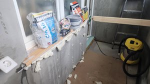 Балкон в стиле лофт: запенивание короткого  подоконника 🪟