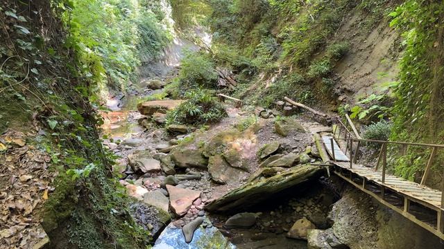 Новый Гупский водопад (Абхазия, Очамчирский район) смотреть онлайн
