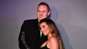 Певица Анна Седакова впервые прокомментировала гибель своего мужа Яниса Тиммы